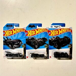 HOT WHEELS - Batman Black Batmobile Set - 1, 2, 4 of 5